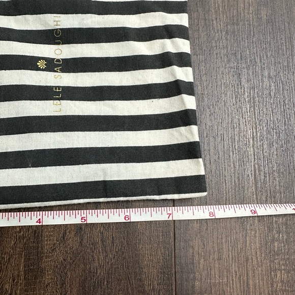 6.5x8” Lele Sadoughi Dust Bag - Picture 4 of 4